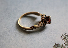 Load image into Gallery viewer, 14k Gold Vintage Garnet Ring