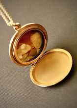 Load image into Gallery viewer, 14k Victorian Serpent & Sapphire Locket with Chain