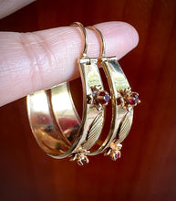 Load image into Gallery viewer, 18k Gold Hoop Earrings by Corletto