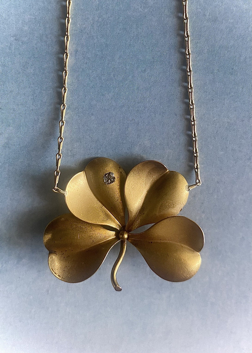 G&D Exquisite Vintage Four Leaf Clover Pendant Necklace