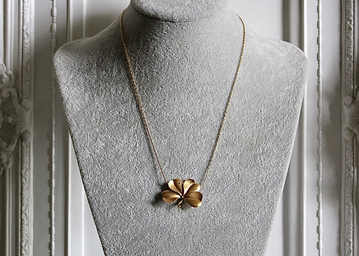 G&D Exquisite Vintage Four Leaf Clover Pendant Necklace