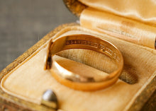 Load image into Gallery viewer, Circa 1901 18k Gold Swedish Minne Ring