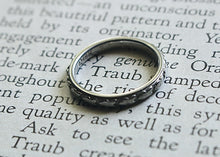 Load image into Gallery viewer, Genuine 18k Traub Orange Blossom Ring - Signed Fine Jewelry