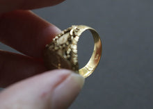 Load image into Gallery viewer, Ornate 18k Gold “Spes Unica” Ring - Fine Jewelry