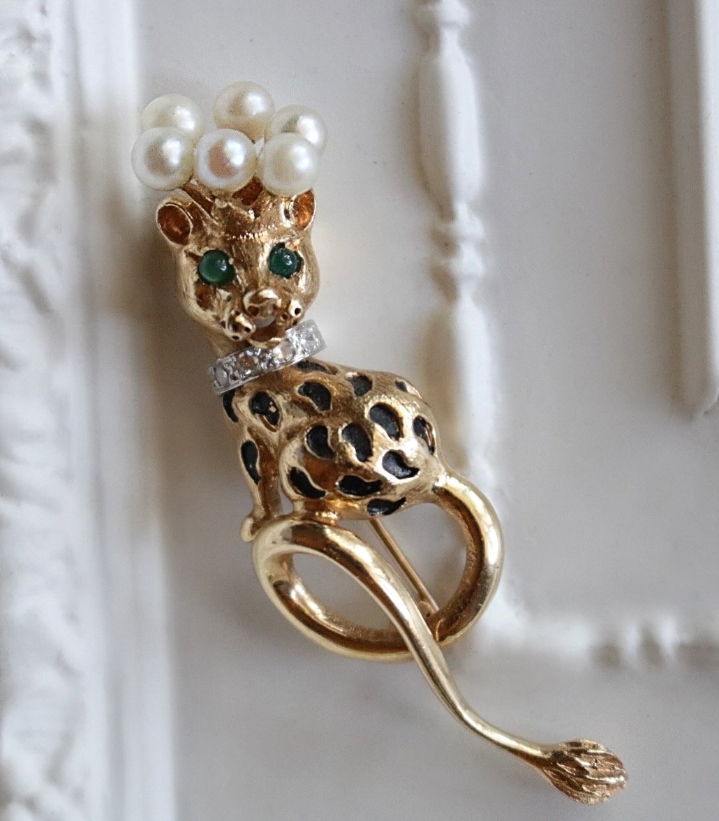 14k Gold Cat with Crown of Pearls Emerald Eyes and Diamond 