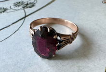 Load image into Gallery viewer, 14k Victorian Gold and Garnet Ring