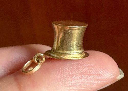 18k Gold Top Hat Charm or Pendant - Fine Jewelry