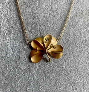 G&D Exquisite Vintage Four Leaf Clover Pendant Necklace Fashion Clover Necklace Gold Color Designer