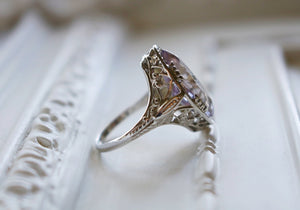 18k White Gold & Amethyst Ring with Diamond