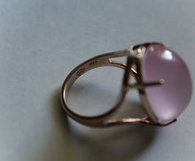 Load image into Gallery viewer, Rose Quartz Cabochon Ring set in 14k Gold